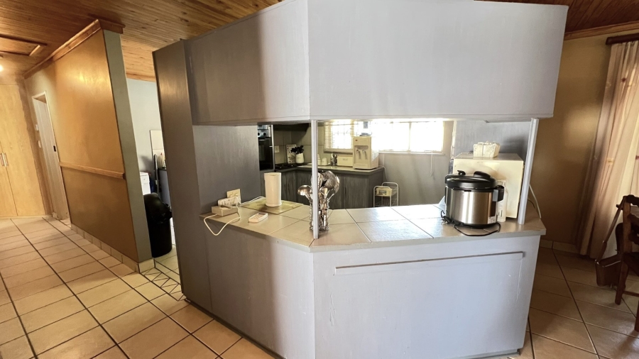 4 Bedroom Property for Sale in Langenhovenpark Free State